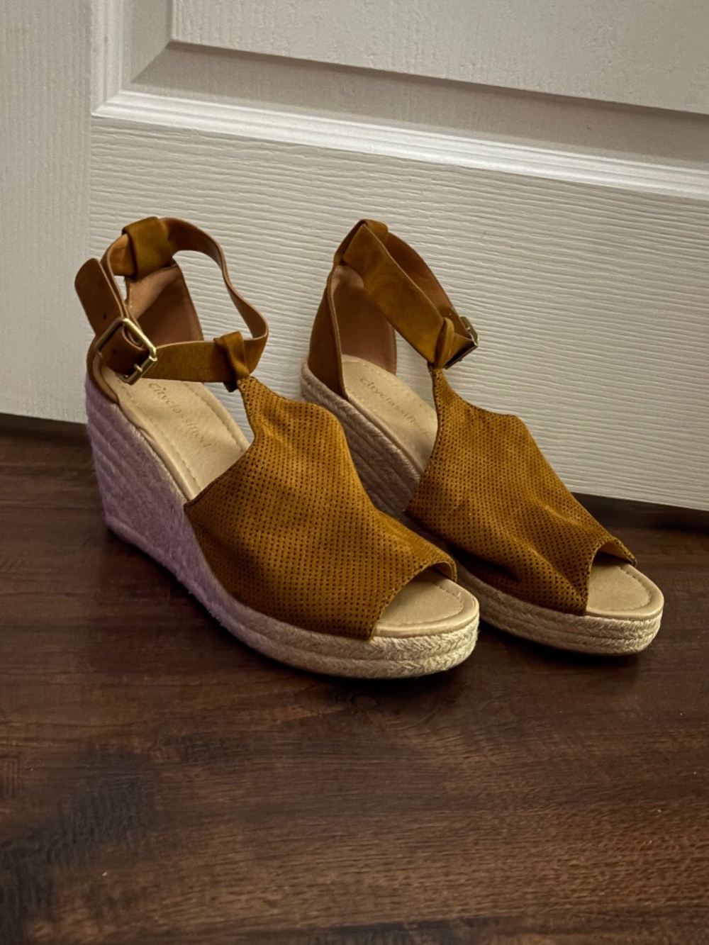 Brown & Tan Woven Sandal Heels Women’s Size 10